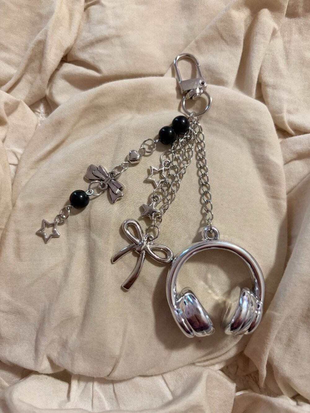 Free People Silver Headphones Bag Charm Keychain Bows Indie Sleaze Y2K